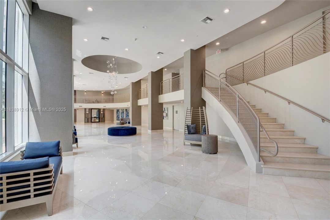 En Venta: $1,075,000 (2 camas, 2 baños, 1610 Pies cuadrados)