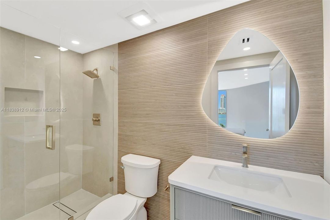 En Venta: $1,075,000 (2 camas, 2 baños, 1610 Pies cuadrados)