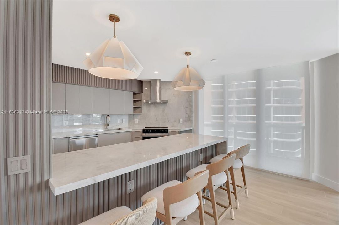 En Venta: $1,075,000 (2 camas, 2 baños, 1610 Pies cuadrados)