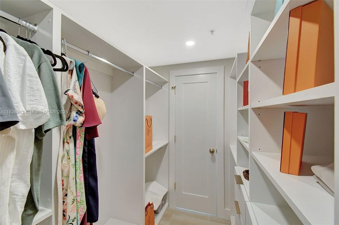 En Venta: $1,075,000 (2 camas, 2 baños, 1610 Pies cuadrados)