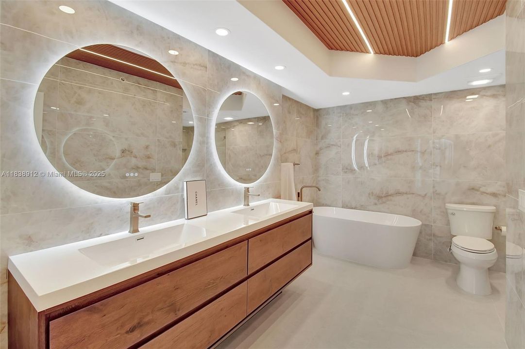 En Venta: $1,075,000 (2 camas, 2 baños, 1610 Pies cuadrados)