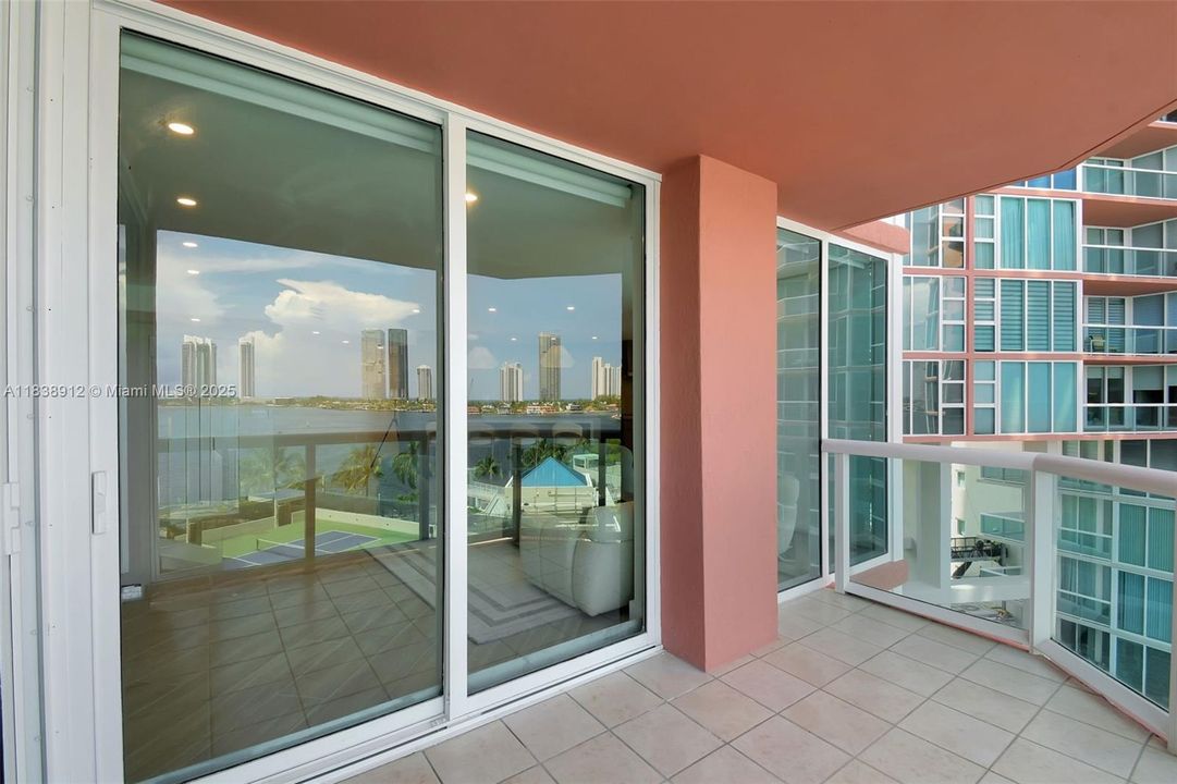 En Venta: $1,075,000 (2 camas, 2 baños, 1610 Pies cuadrados)