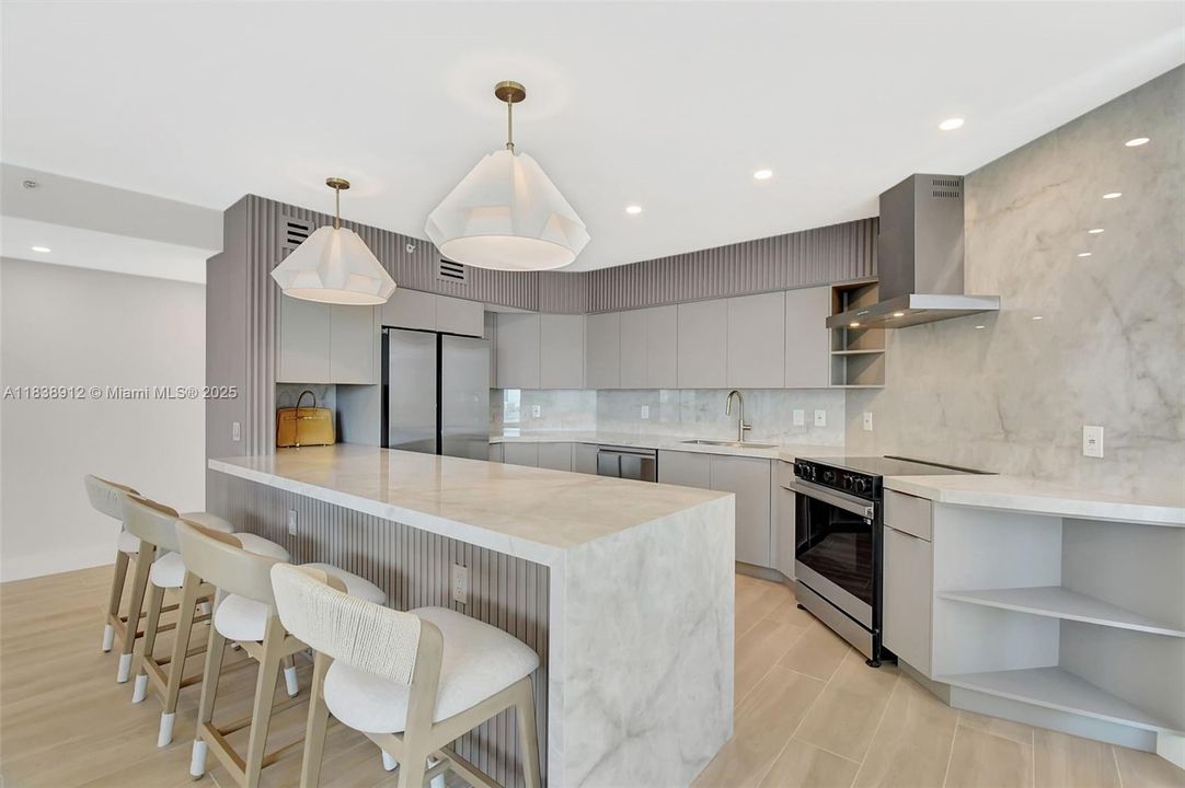 En Venta: $1,075,000 (2 camas, 2 baños, 1610 Pies cuadrados)