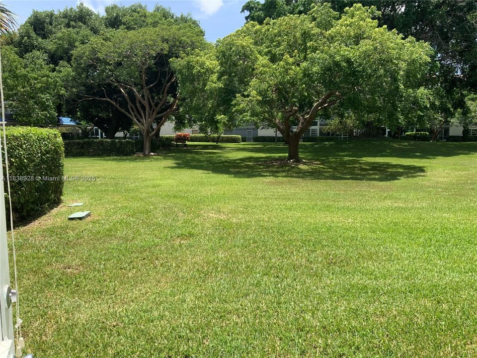 Под контрактом: $110,000 (1 спален, 1 ванн, 742 Квадратных фут)