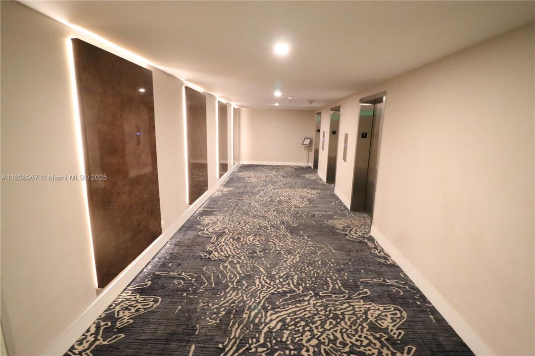 На продажу: $695,000 (2 спален, 2 ванн, 1290 Квадратных фут)