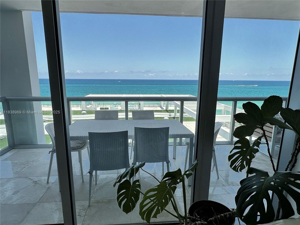 For Sale: $1,650,000 (2 beds, 2 baths, 1105 Square Feet)