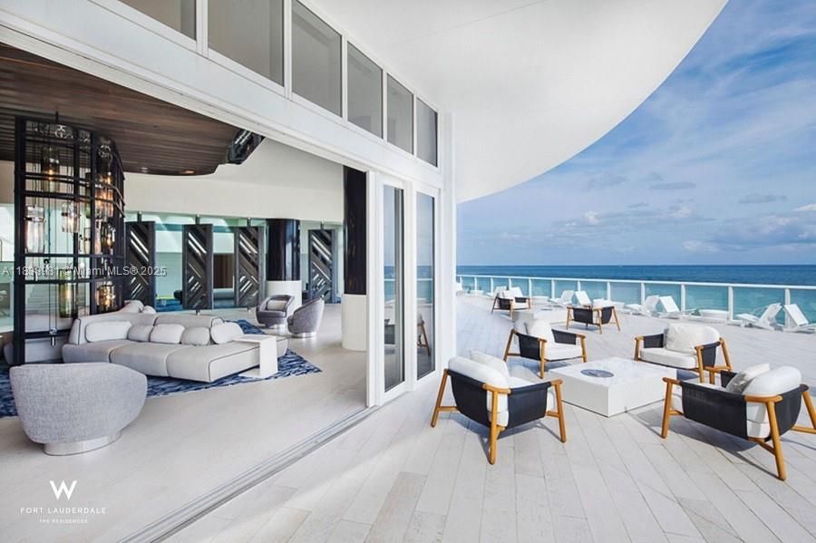 For Sale: $797,000 (2 beds, 2 baths, 1176 Square Feet)