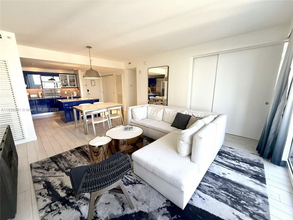 For Sale: $797,000 (2 beds, 2 baths, 1176 Square Feet)