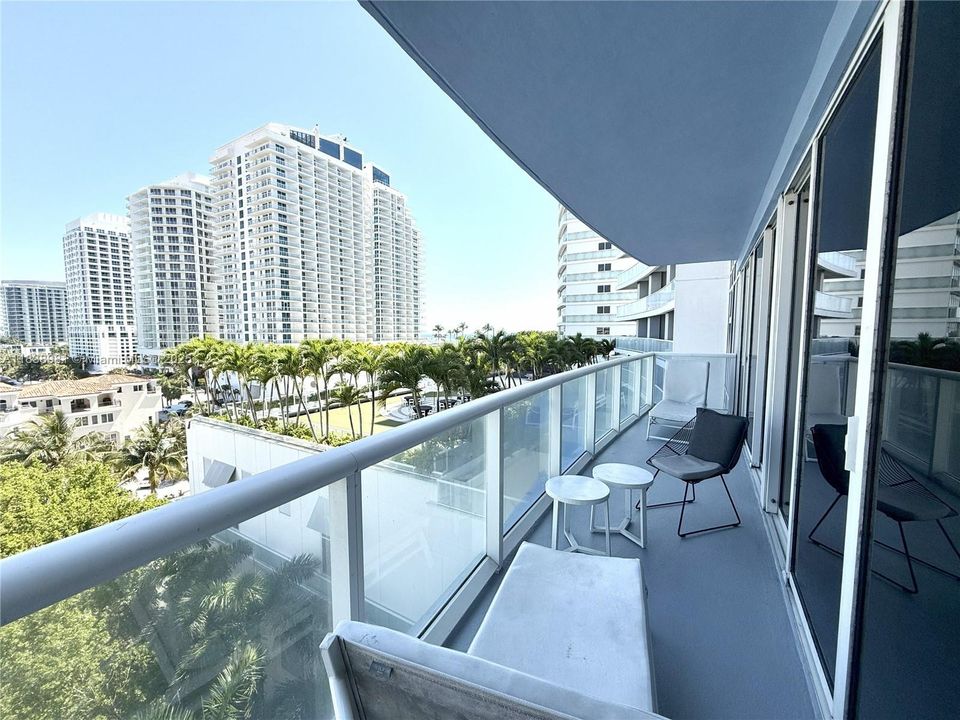 For Sale: $797,000 (2 beds, 2 baths, 1176 Square Feet)