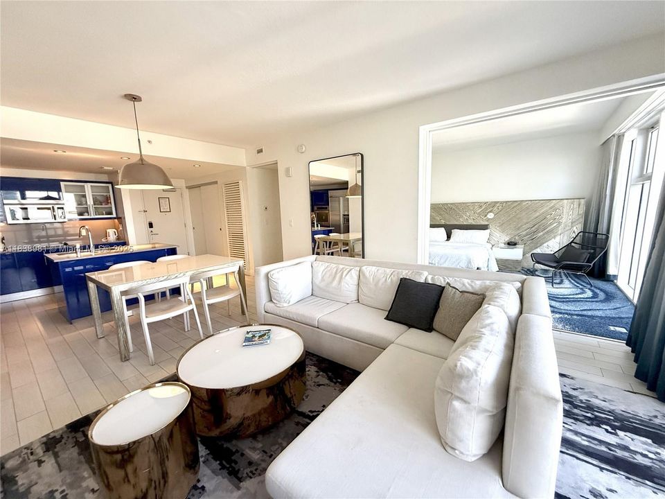 For Sale: $797,000 (2 beds, 2 baths, 1176 Square Feet)