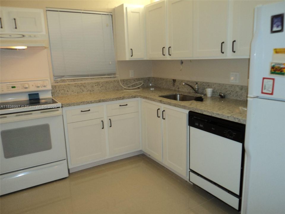 Eat In Kitchen-Custom Shaker Cabinets & Granite Counters 8 x 12 Feet