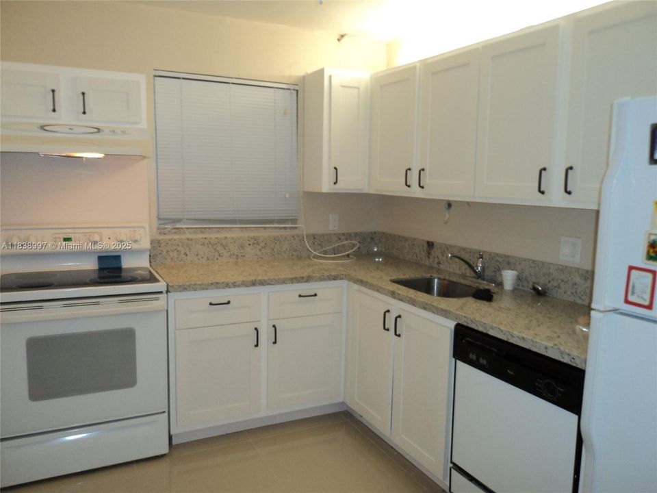Eat In Kitchen-Custom Shaker Cabinets & Granite Counters 8 x 12 Feet