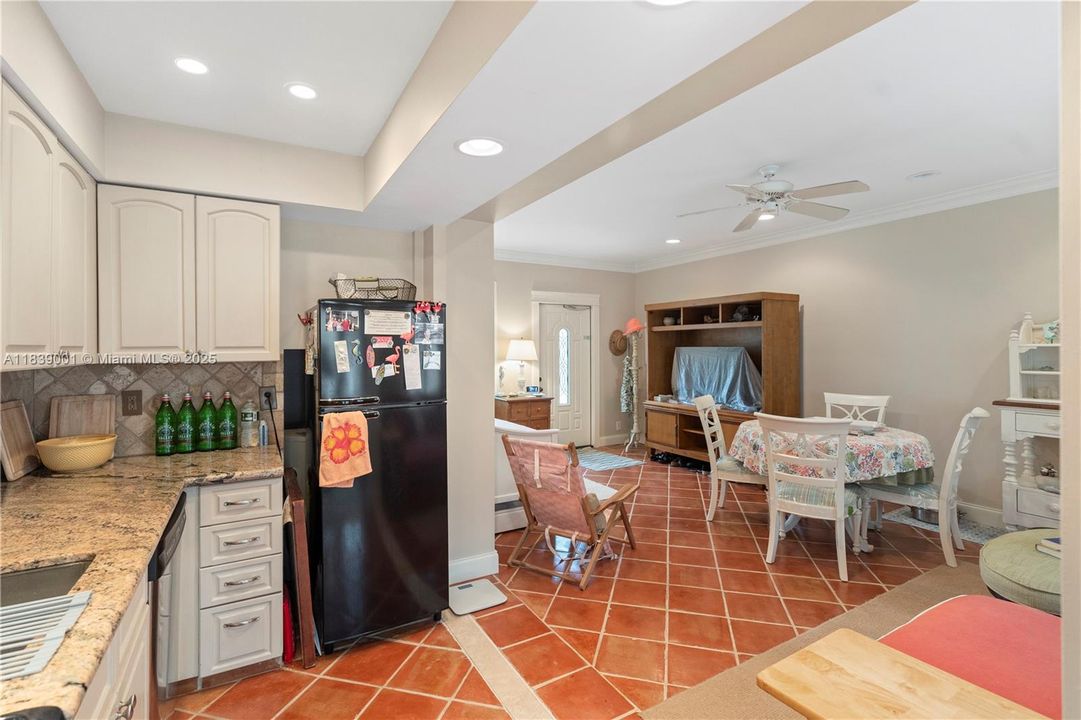 Под контрактом: $5,300,000 (0.40 acres)