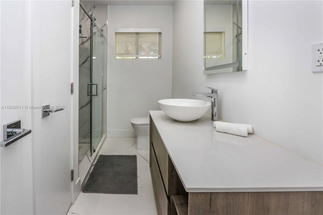 合同活跃: $7,000 (3 贝兹, 2 浴室, 1446 平方英尺)