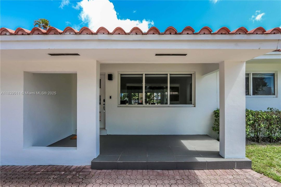 合同活跃: $7,000 (3 贝兹, 2 浴室, 1446 平方英尺)