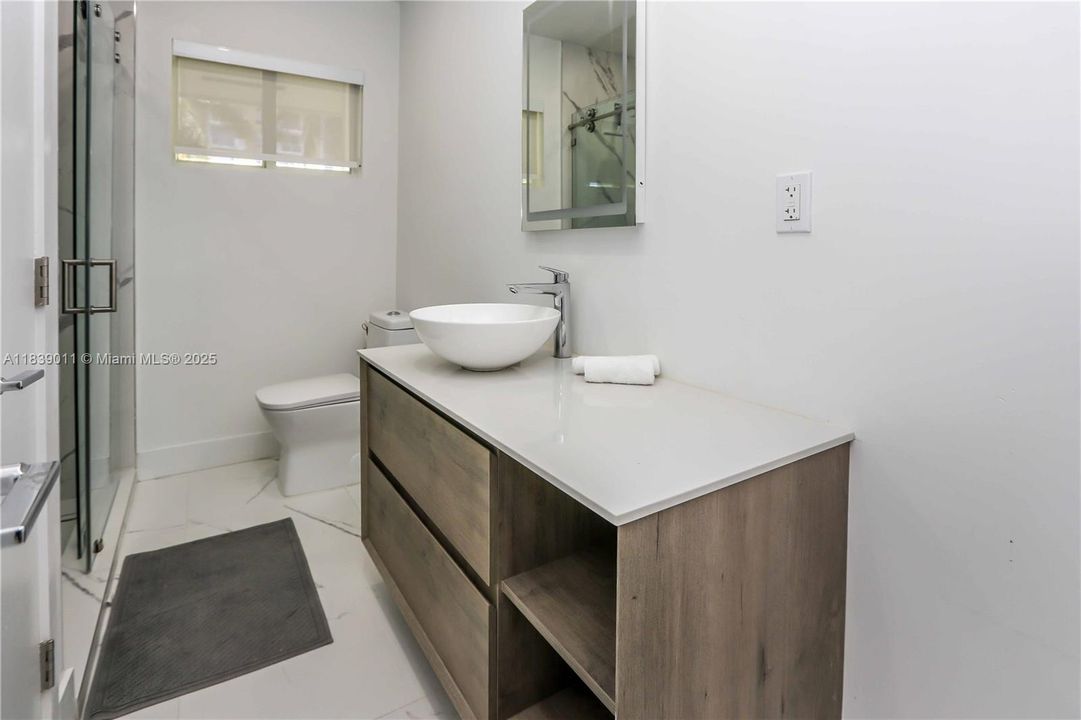 合同活跃: $7,000 (3 贝兹, 2 浴室, 1446 平方英尺)