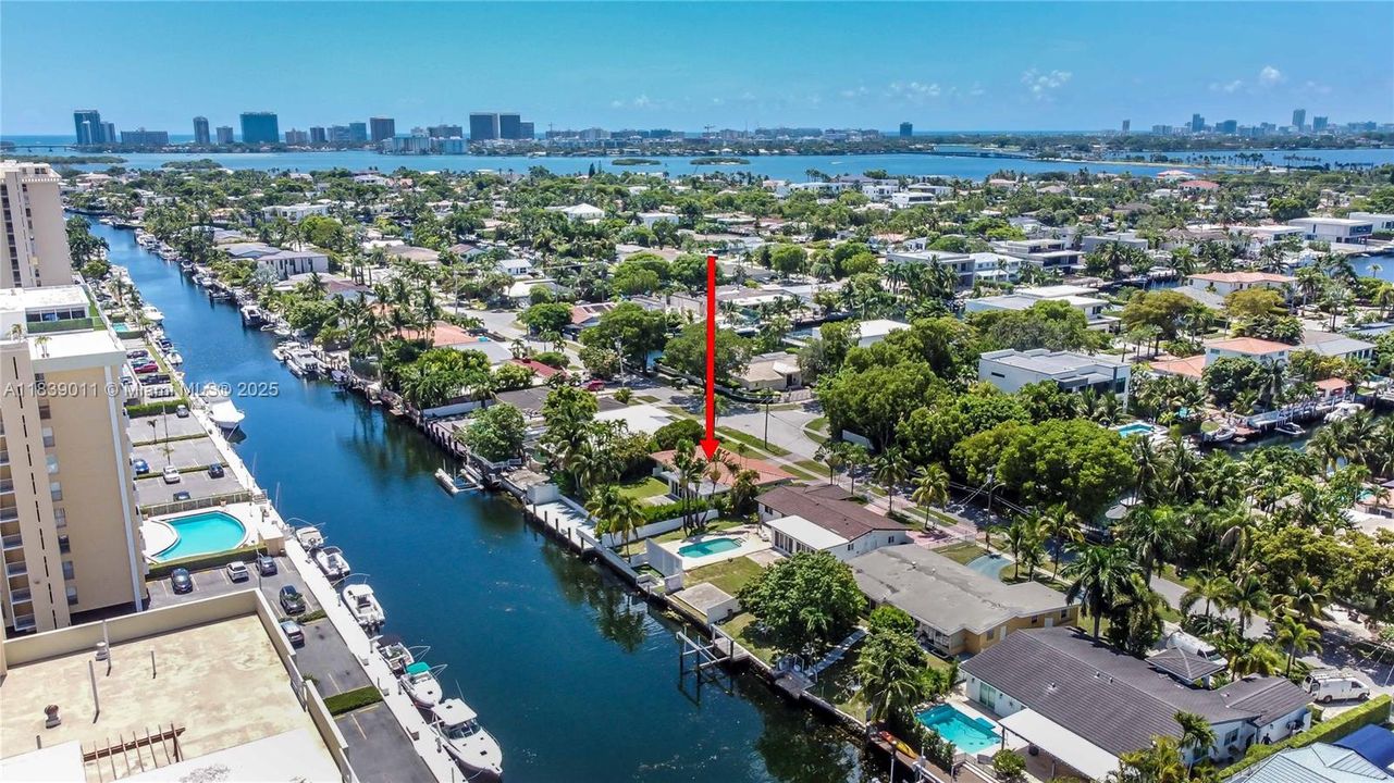 合同活跃: $7,000 (3 贝兹, 2 浴室, 1446 平方英尺)