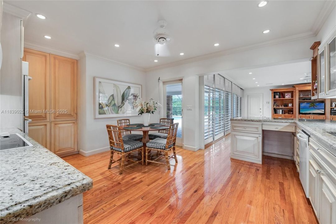 For Sale: $1,399,000 (3 beds, 3 baths, 2813 Square Feet)