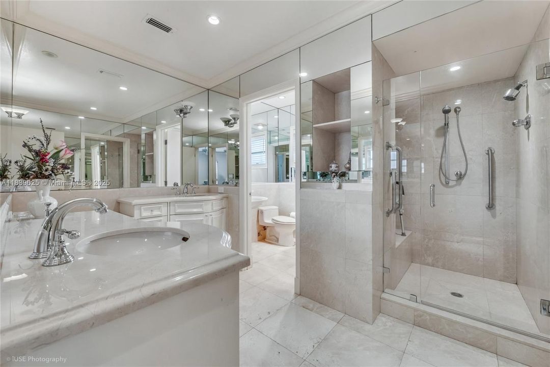 For Sale: $1,399,000 (3 beds, 3 baths, 2813 Square Feet)