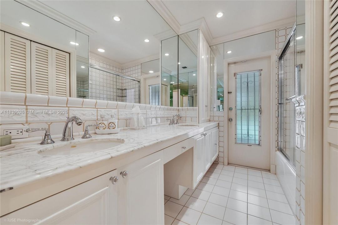 For Sale: $1,399,000 (3 beds, 3 baths, 2813 Square Feet)