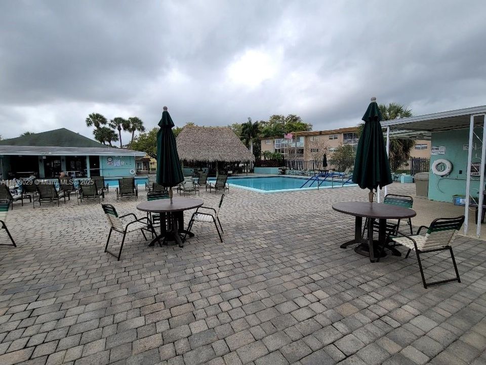 Active With Contract: $160,000 (2 beds, 2 baths, 1008 Square Feet)