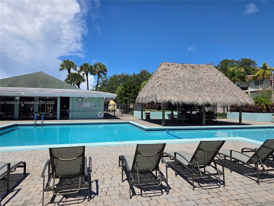 Active With Contract: $160,000 (2 beds, 2 baths, 1008 Square Feet)