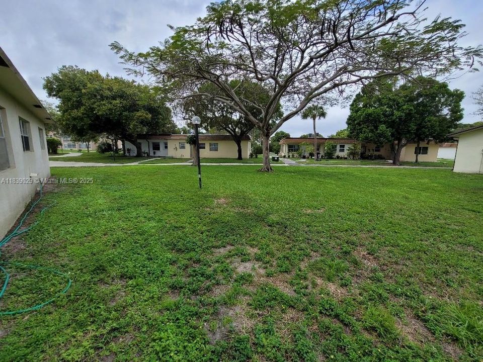 Active With Contract: $160,000 (2 beds, 2 baths, 1008 Square Feet)