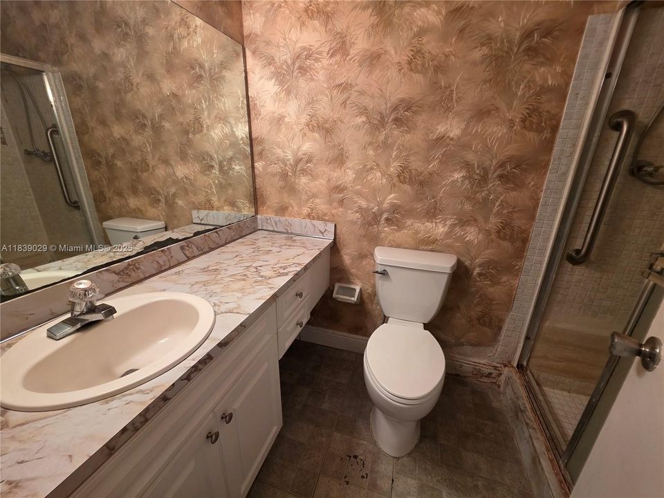 Active With Contract: $160,000 (2 beds, 2 baths, 1008 Square Feet)