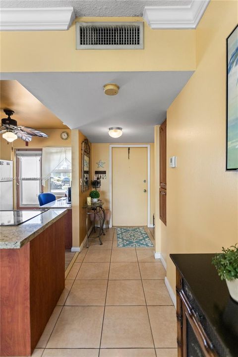 For Sale: $239,000 (1 beds, 1 baths, 850 Square Feet)