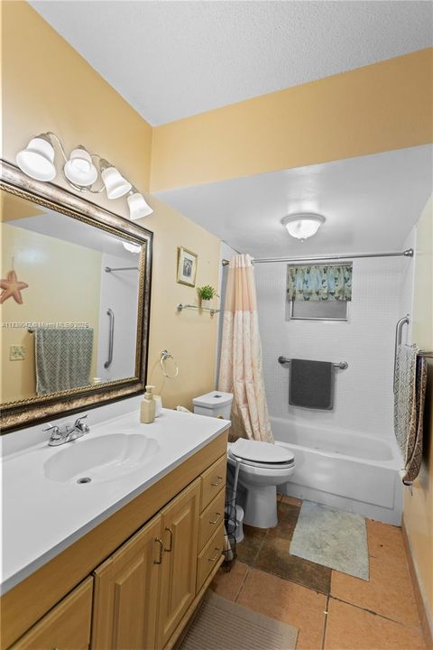 For Sale: $239,000 (1 beds, 1 baths, 850 Square Feet)