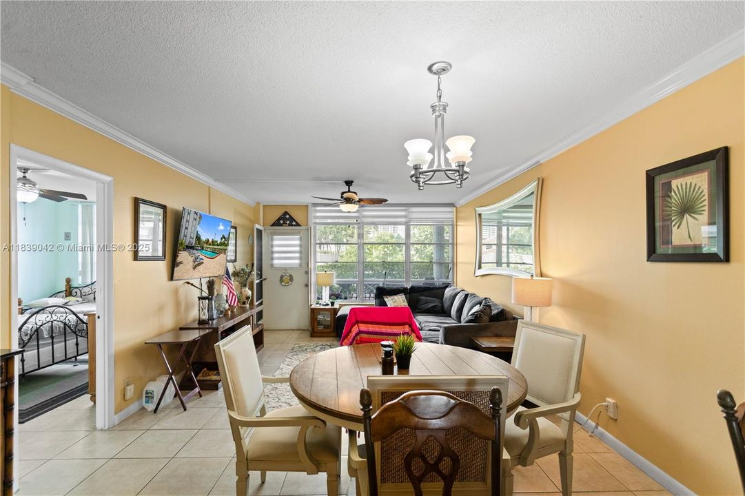 For Sale: $239,000 (1 beds, 1 baths, 850 Square Feet)