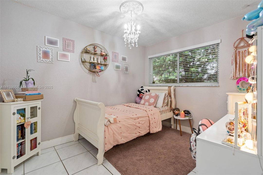 Vendido Recientemente: $899,000 (3 camas, 2 baños, 1746 Pies cuadrados)