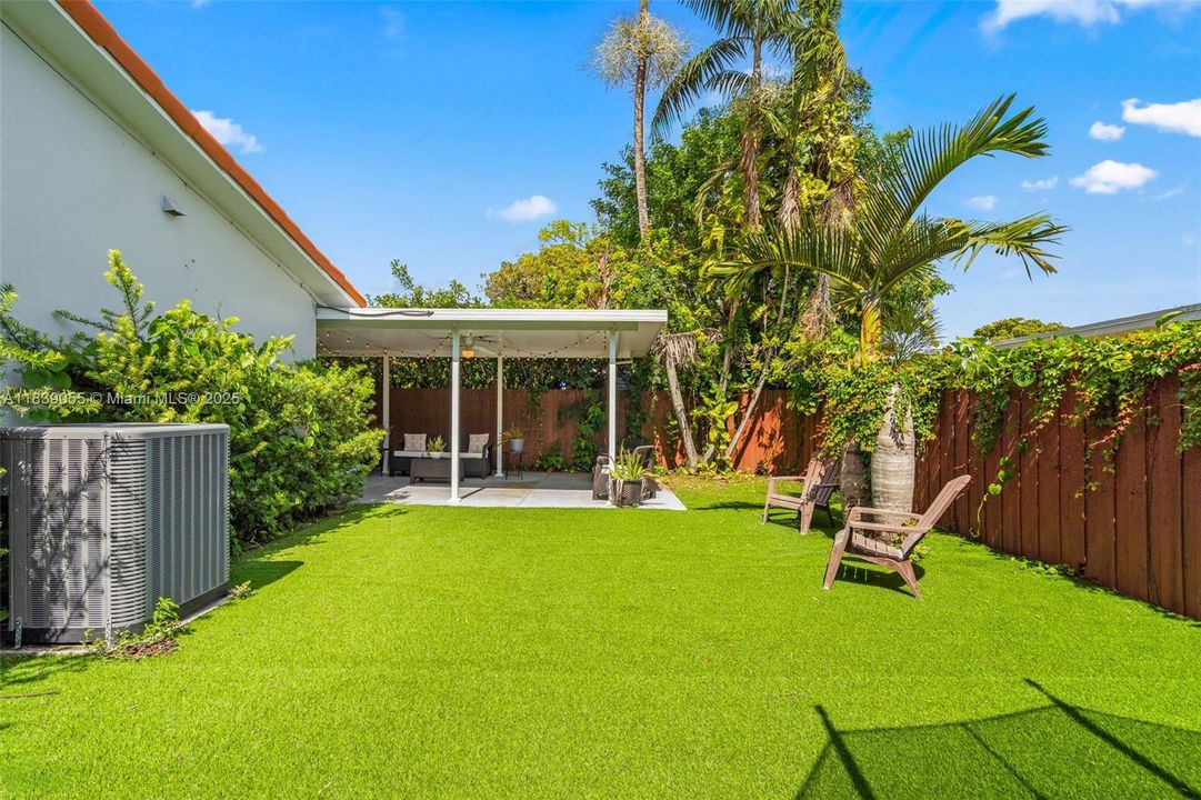 Vendido Recientemente: $899,000 (3 camas, 2 baños, 1746 Pies cuadrados)