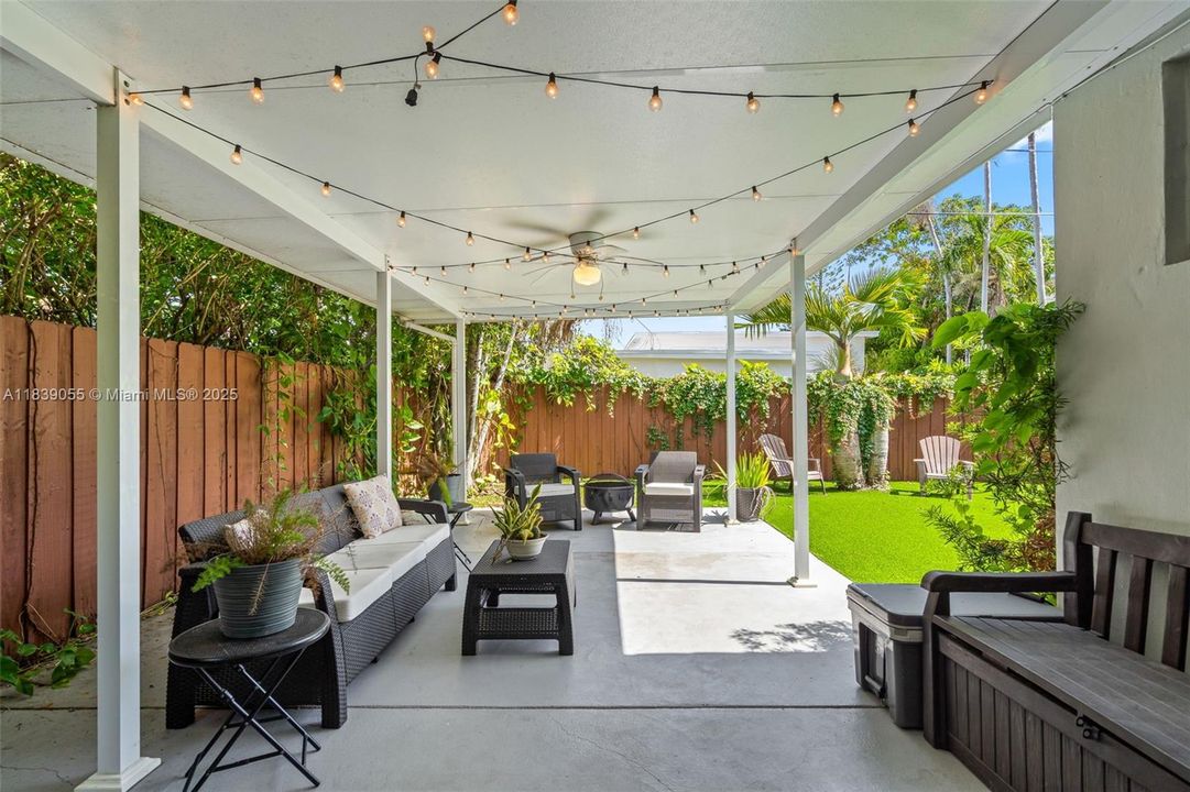 Vendido Recientemente: $899,000 (3 camas, 2 baños, 1746 Pies cuadrados)