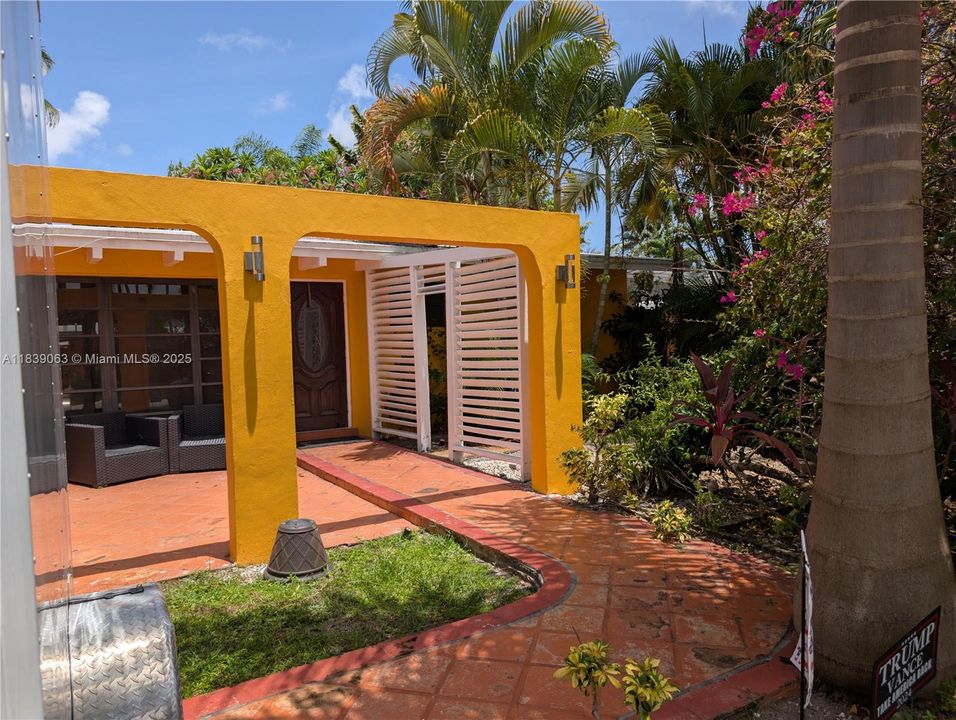 En Venta: $799,000 (2 camas, 2 baños, 1424 Pies cuadrados)