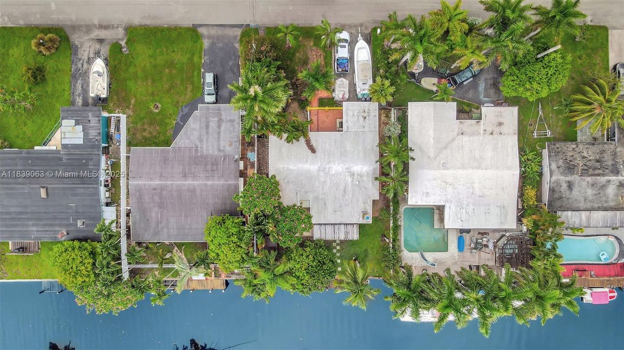 En Venta: $799,000 (2 camas, 2 baños, 1424 Pies cuadrados)