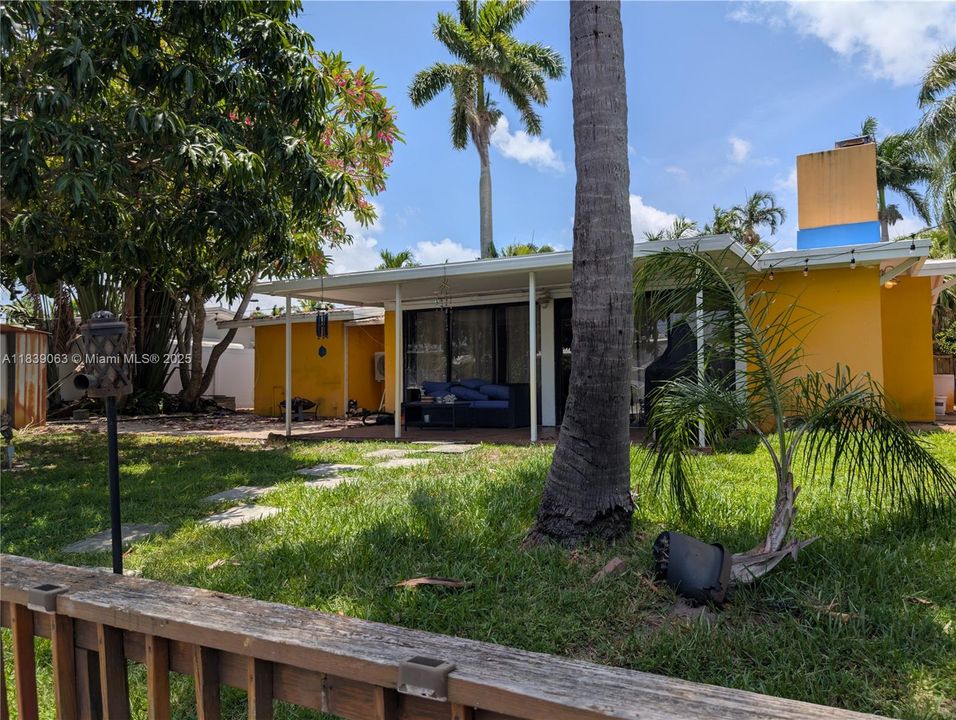 En Venta: $799,000 (2 camas, 2 baños, 1424 Pies cuadrados)