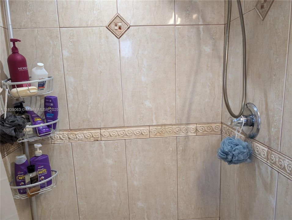 En Venta: $799,000 (2 camas, 2 baños, 1424 Pies cuadrados)