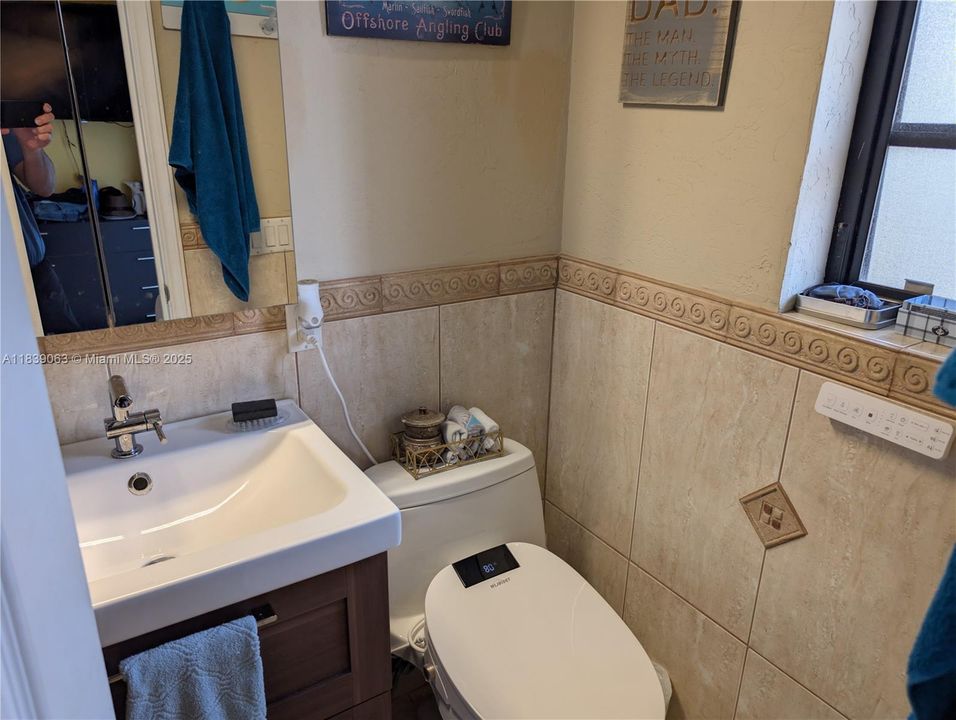 En Venta: $799,000 (2 camas, 2 baños, 1424 Pies cuadrados)