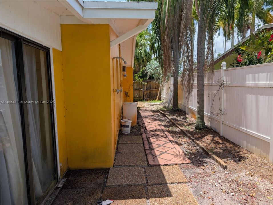 En Venta: $799,000 (2 camas, 2 baños, 1424 Pies cuadrados)