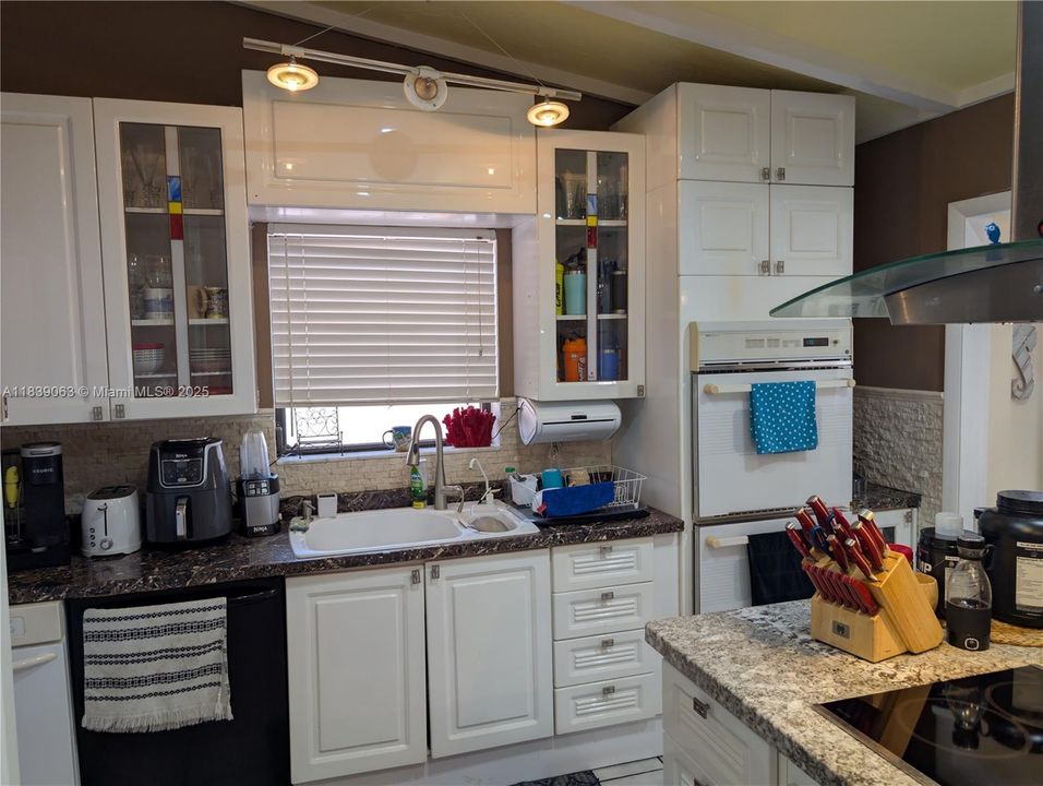 En Venta: $799,000 (2 camas, 2 baños, 1424 Pies cuadrados)