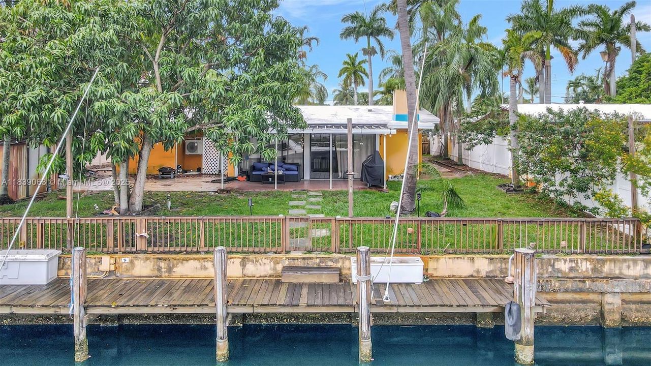 En Venta: $799,000 (2 camas, 2 baños, 1424 Pies cuadrados)