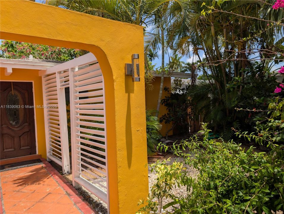 En Venta: $799,000 (2 camas, 2 baños, 1424 Pies cuadrados)
