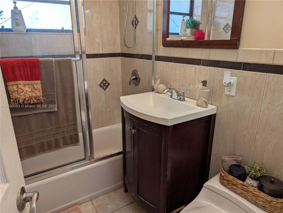 En Venta: $799,000 (2 camas, 2 baños, 1424 Pies cuadrados)