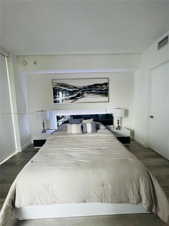 待售: $719,000 (2 贝兹, 2 浴室, 788 平方英尺)