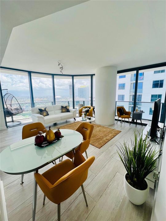 待售: $719,000 (2 贝兹, 2 浴室, 788 平方英尺)