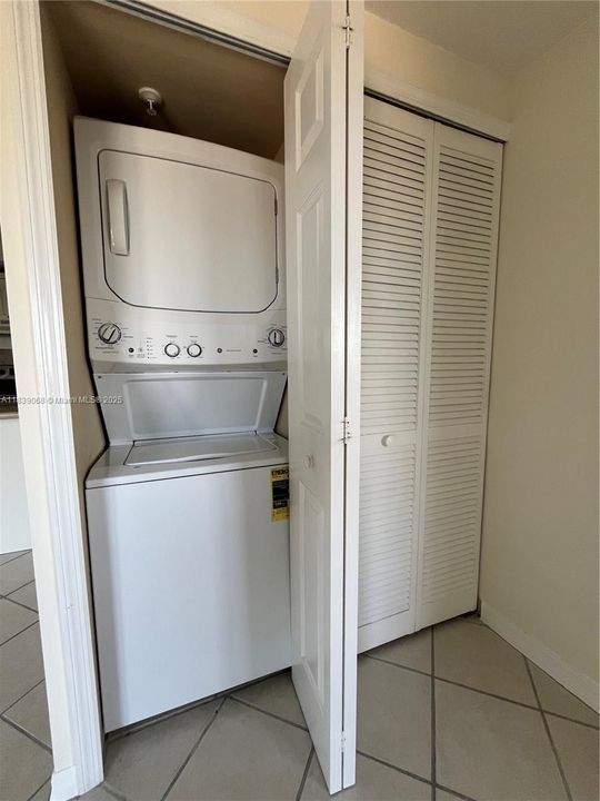 Vendido Recientemente: $409,000 (2 camas, 2 baños, 917 Pies cuadrados)