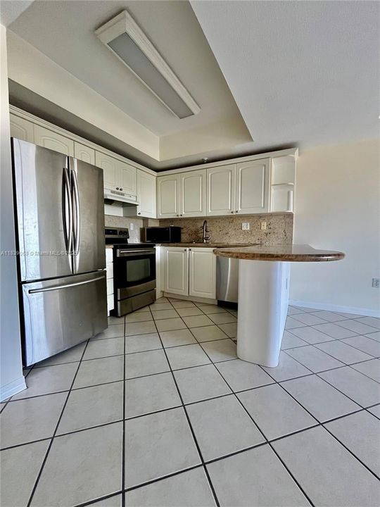 Vendido Recientemente: $409,000 (2 camas, 2 baños, 917 Pies cuadrados)