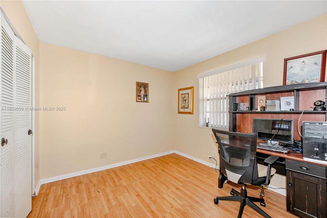For Sale: $220,000 (2 beds, 2 baths, 815 Square Feet)