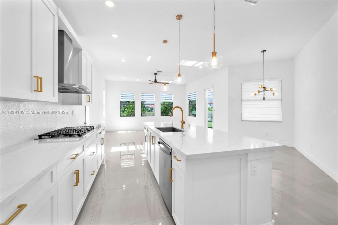 Недавно арендовано: $7,200 (5 спален, 4 ванн, 3640 Квадратных фут)